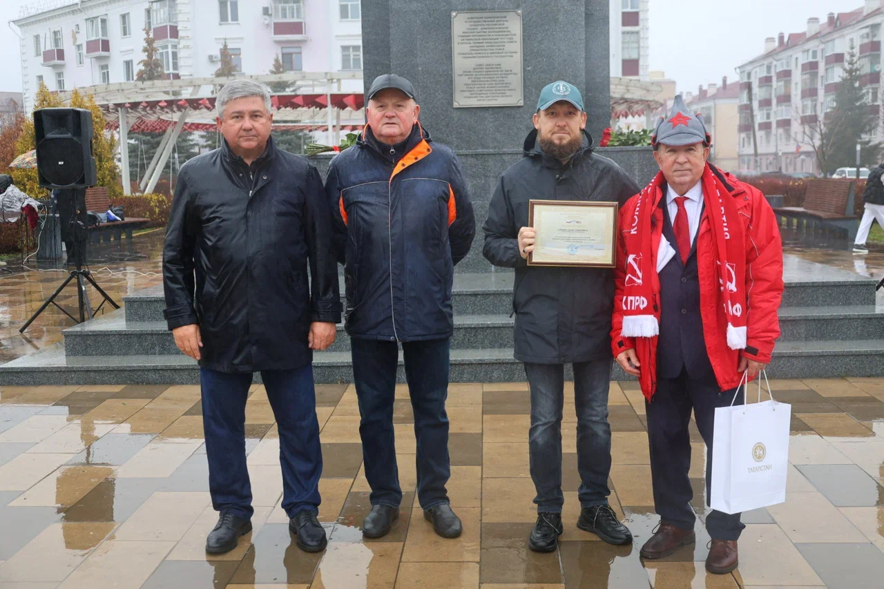Обновленный памятник Ленину открыли в торжественной обстановке в Зеленодольске