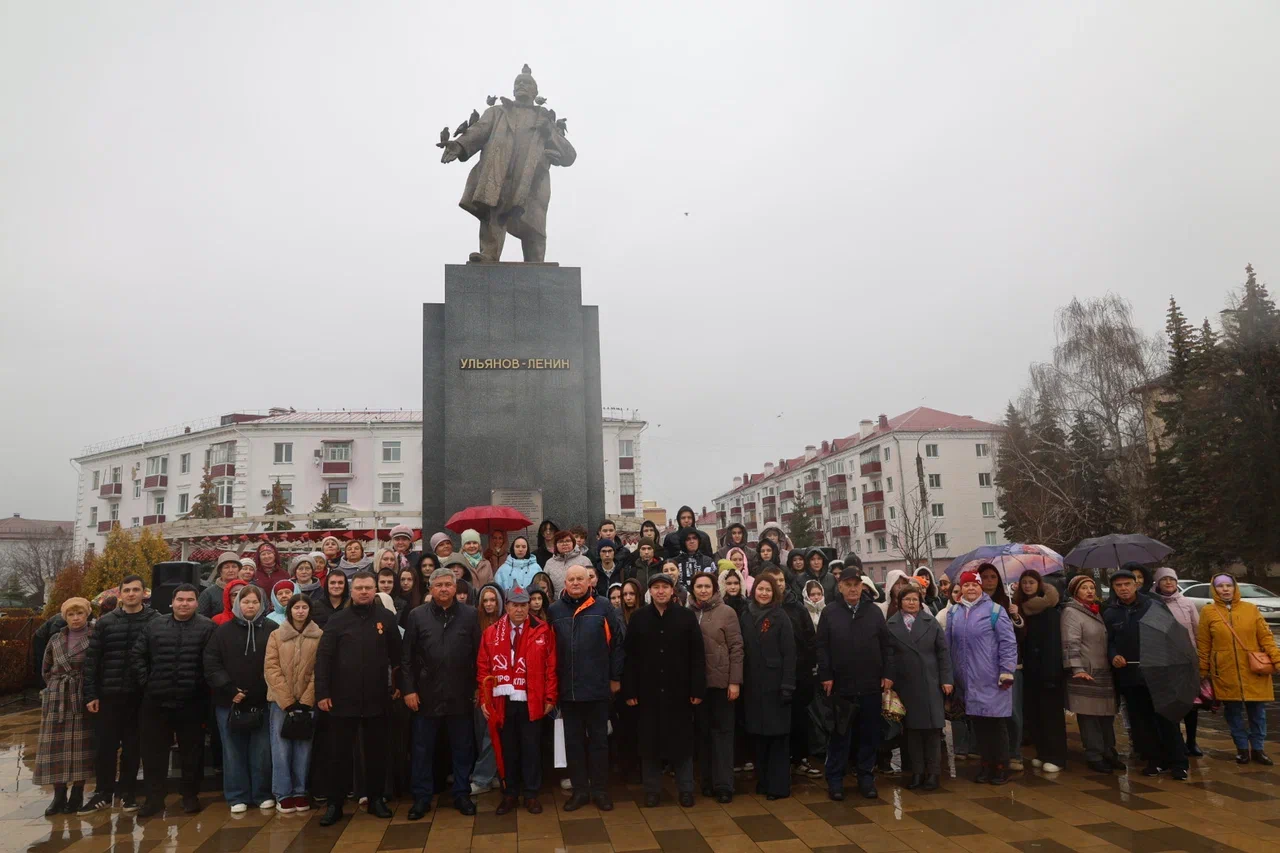 Обновленный памятник Ленину открыли в торжественной обстановке в Зеленодольске