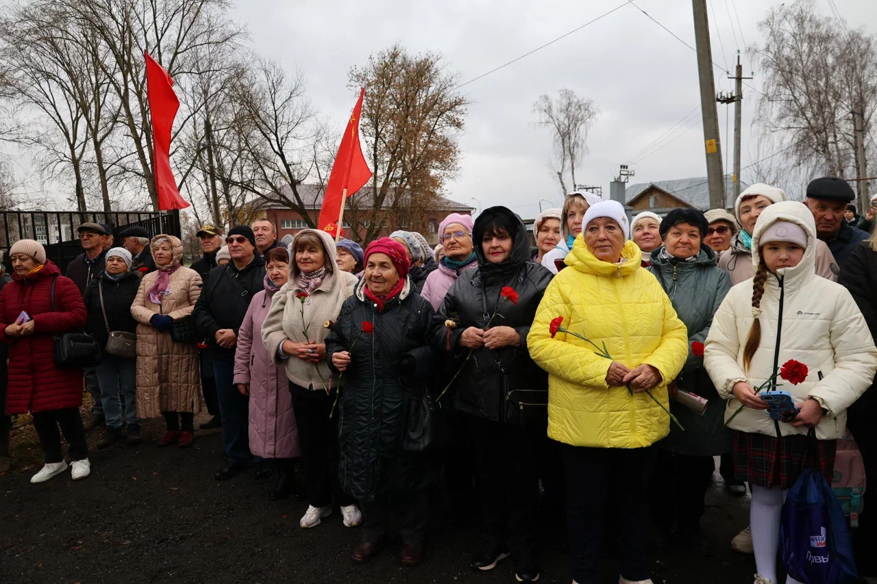 Обновленный памятник Ленину открыли в торжественной обстановке в Зеленодольске
