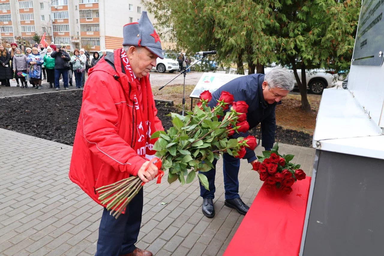 Обновленный памятник Ленину открыли в торжественной обстановке в Зеленодольске
