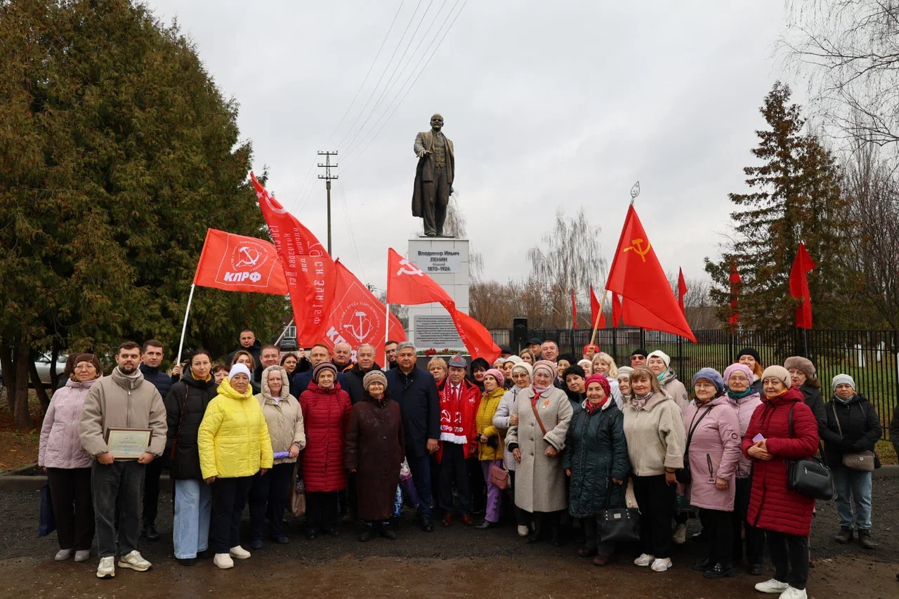 Обновленный памятник Ленину открыли в торжественной обстановке в Зеленодольске