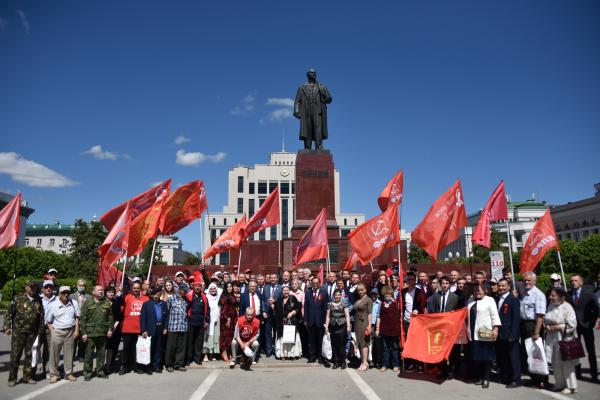 Памятник Ленину на Площади Свободы (г.Казань)